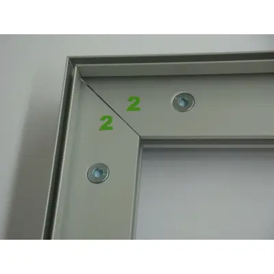 Zwei Profile der stabilen Messewand Vector sind in der Ecke fest miteinander verbunden. (Messewand "Vector" inkl. Bedruckung)
