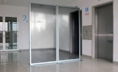 Stabile Trennwand "Vector" mit Plexiglas oder PVC