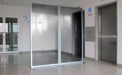 Stabile Trennwand "Vector" mit Plexiglas oder PVC