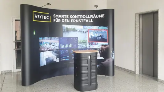 Faltdisplay-System "Cool Budget" inkl. Tonne und Leuchten