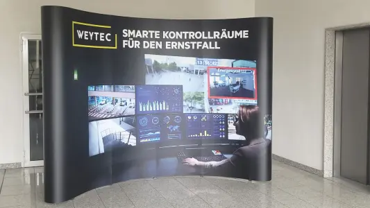 Faltdisplay-System "Cool Budget" inkl. Tonne und Leuchten