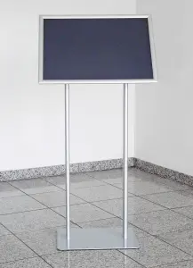 Infoständer "Zweibeinig"