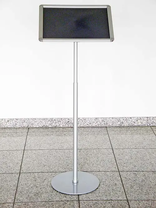 Hinweisaufsteller "Teleskopisch"