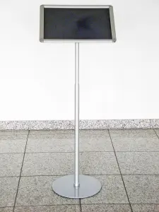 Infoständer "Teleskopisch"