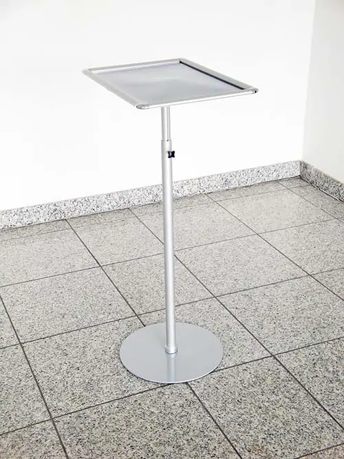 Hinweisaufsteller "Teleskopisch"