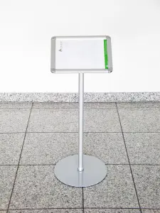 Infoständer "Teleskopisch"