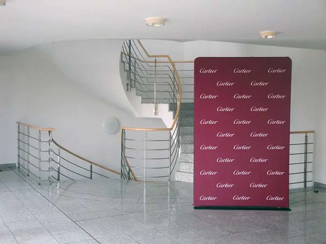 Bannerdisplay Formulate "Monolith" inkl. Druck