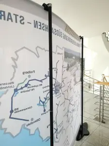 Rückansicht der hochwertigen Messewand (Bannerdisplay-Wandsystem "Stage")
