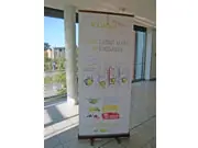 (Greenline-RollUp "Bambus rund 2" mit Bedruckung)