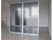 stabile Trennwand Vector 200cm breit mit Plexiglas-Scheiben | (Stabile Trennwand "Vector" mit Plexiglas oder PVC)