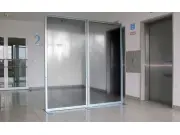 stabile Trennwand Vector mit Plexiglas-Scheiben | (Stabile Trennwand "Vector" mit Plexiglas oder PVC)