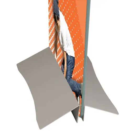 Seitenansicht vom Plattenhalter New Wedge mit eingespannter Leichtschaumplatte. (Plattenhalter "New Wedge")